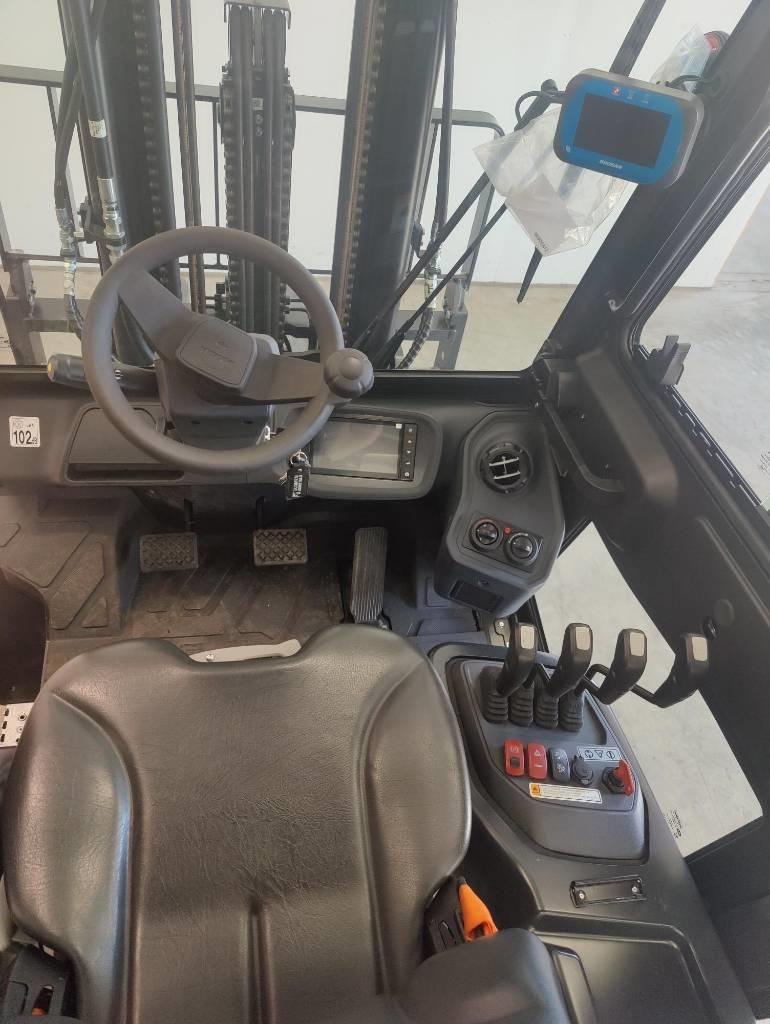 Doosan D33S-9 (vuokralla) Dieseltrukit