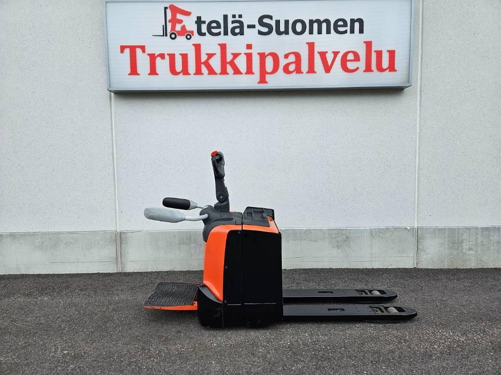 Toyota LPE 200 Lavansiirtovaunu Lavansiirtotrukit ajotasolla