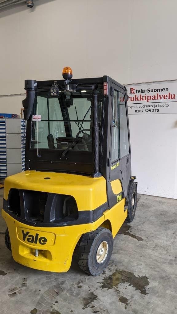 Yale GDP30VX (Myyty) Dieseltrukit